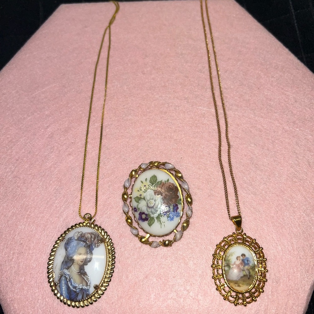 Elegant Gold and White Cameo Necklace Set